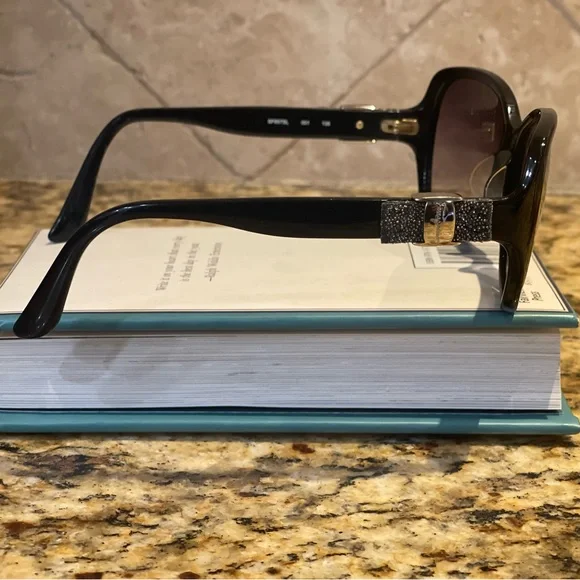 EUC Authentic Salvatore Ferragamo Women’s Sunglasses - Picture 2 of 5